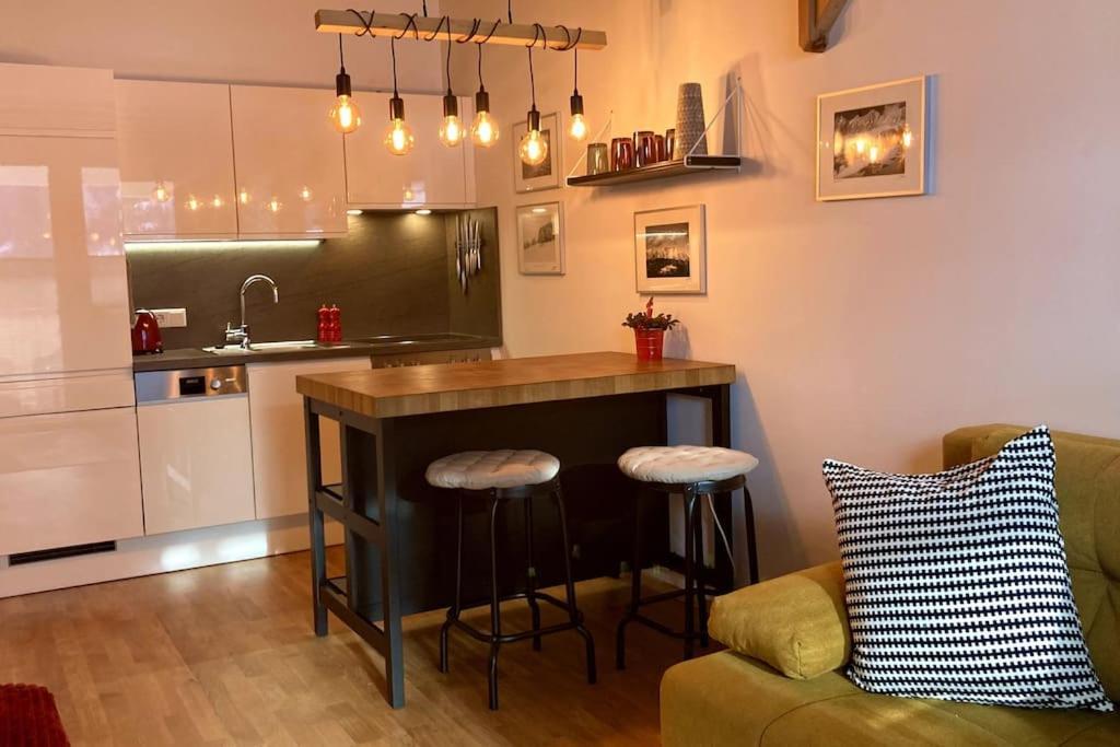 Apartment Hucklehaus Aich  Eksteriør billede