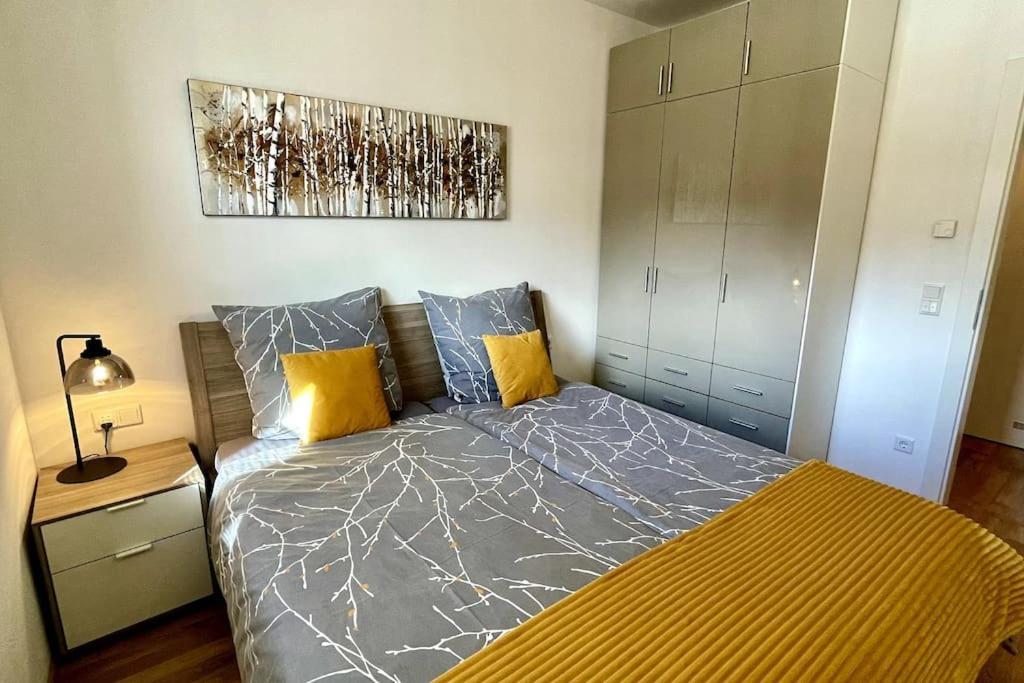 Apartment Hucklehaus Aich  Eksteriør billede
